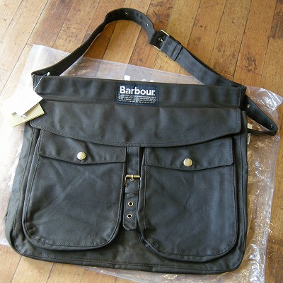 barbour wax retriever bag