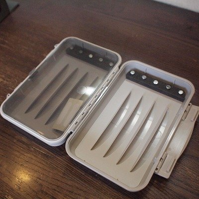 画像1: 【C＆F】 CF-2255V Medium Magnetic Waterproof Fly Case　(M-saize)