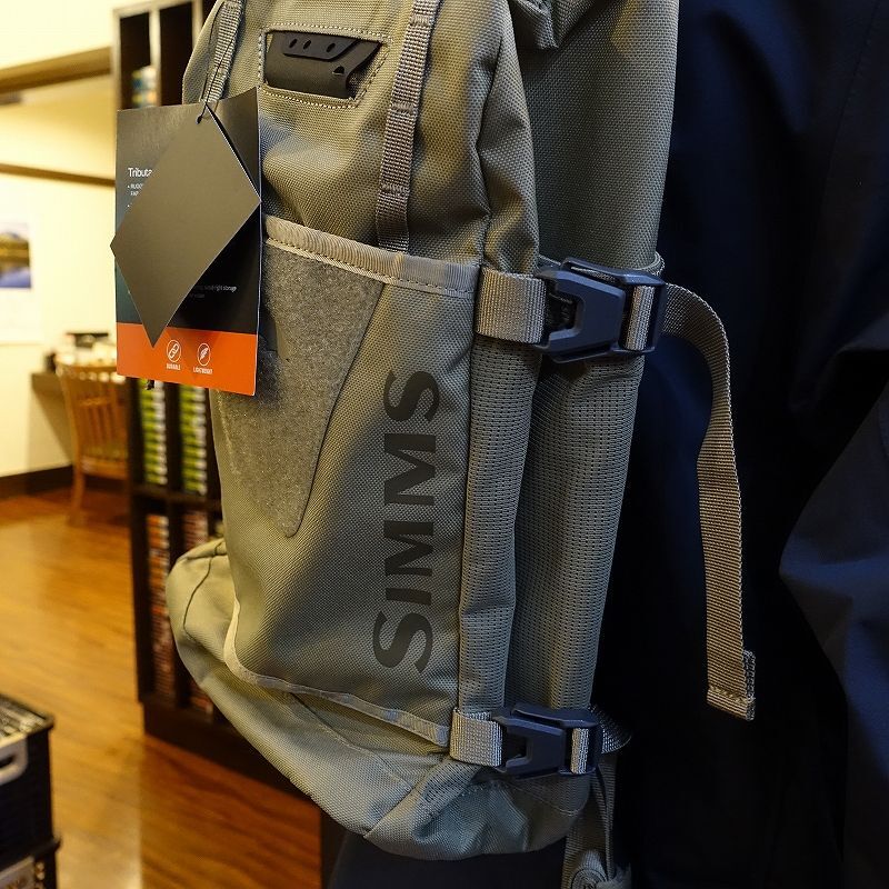 2024高い素材 Pack Sling Tributary Simms トリビュトリー 10L Camo Woodland スリングパック  アクセサリー 